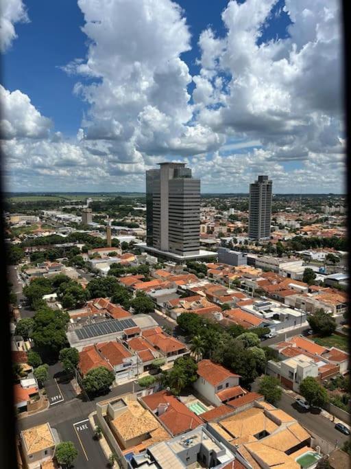 AraçatubaLoft Alto Padrao, Ultimo Andar Uptown C/ Garagemアパートメント エクステリア 写真